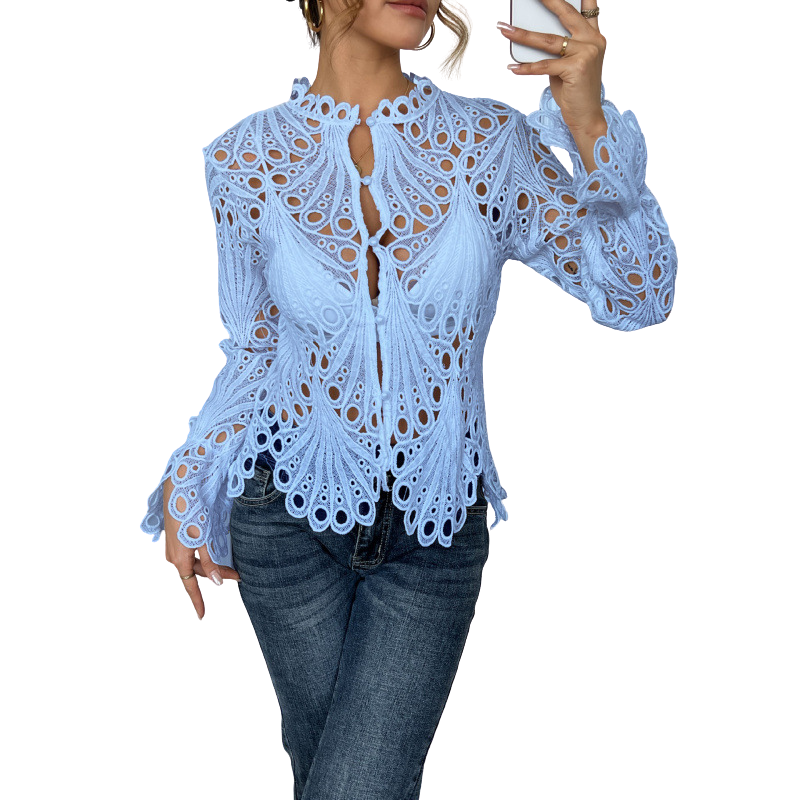 Lizelle | Moderne blouse met holle details